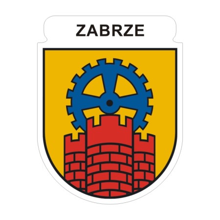 Naklejka z herbem Zabrza i napisem Zabrze nad herbem, herb i napis posiadają białą obwódkę, która jest białym tłem dla herbu Zabrza i napisu. Wymiar naklejki 12 cm wysokości.