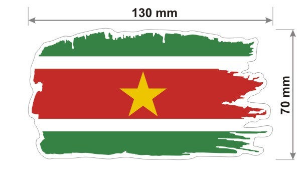Naklejka wodoodporna z flagą Surinamu w stylu duszka. Podane są wymiary, szerokość  13 cm i wysokość 7 cm. Na zewnątrz flagi państwa Surinam znajduje się biała obwódka stanowiąca białe tło dla flagi Surinamu.