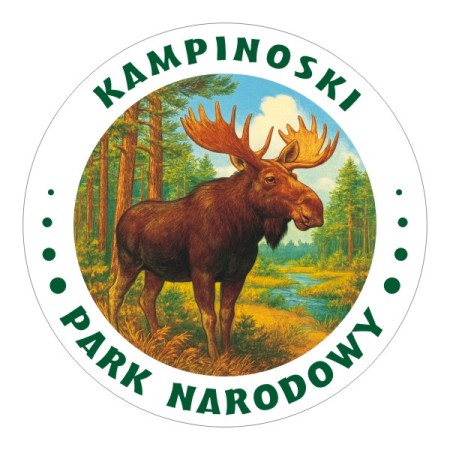 Okrągła, wodoodporna naklejka Kampinoski Park Narodowy z łosiem, jako symbol parku.