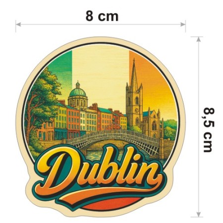 Kolorowa, wodoodporna naklejka o średnicy 8 cm. Naklejka przedstawia kilka elementów Dublina, flagę Irlandii w tle i napis Dublin.