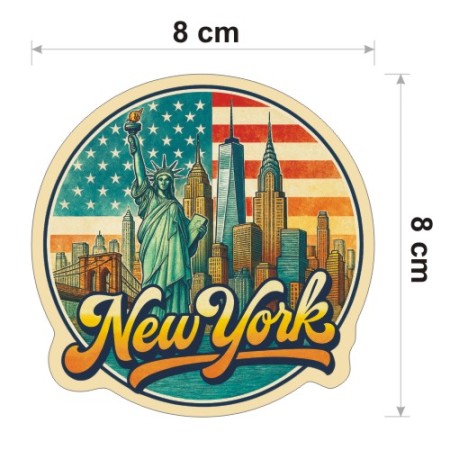 Kolorowa, wodoodporna naklejka o średnicy 8 cm. Naklejka przedstawia kilka elementów Nowego Jorku, flagę USA w tle i napis New York.