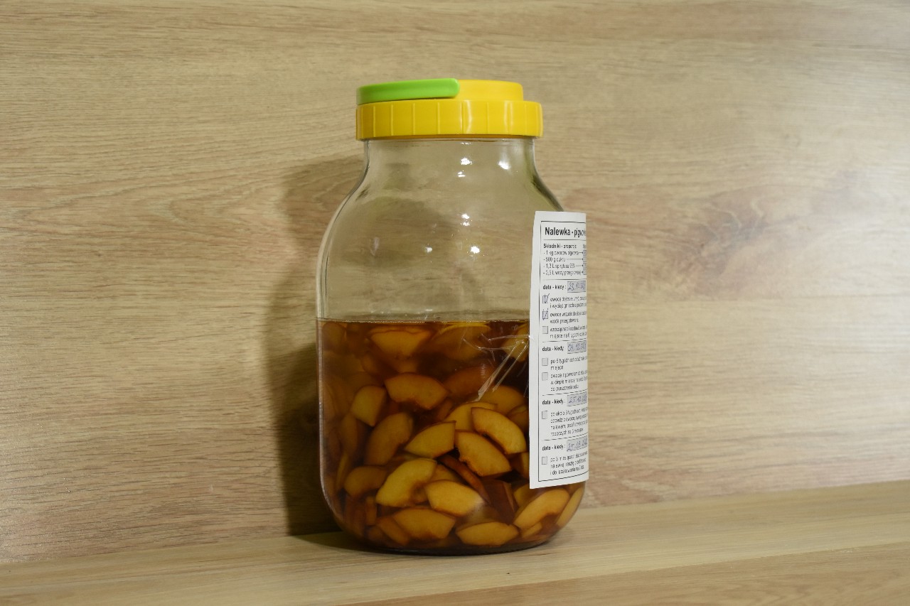 nalewka pigwowcowa 1